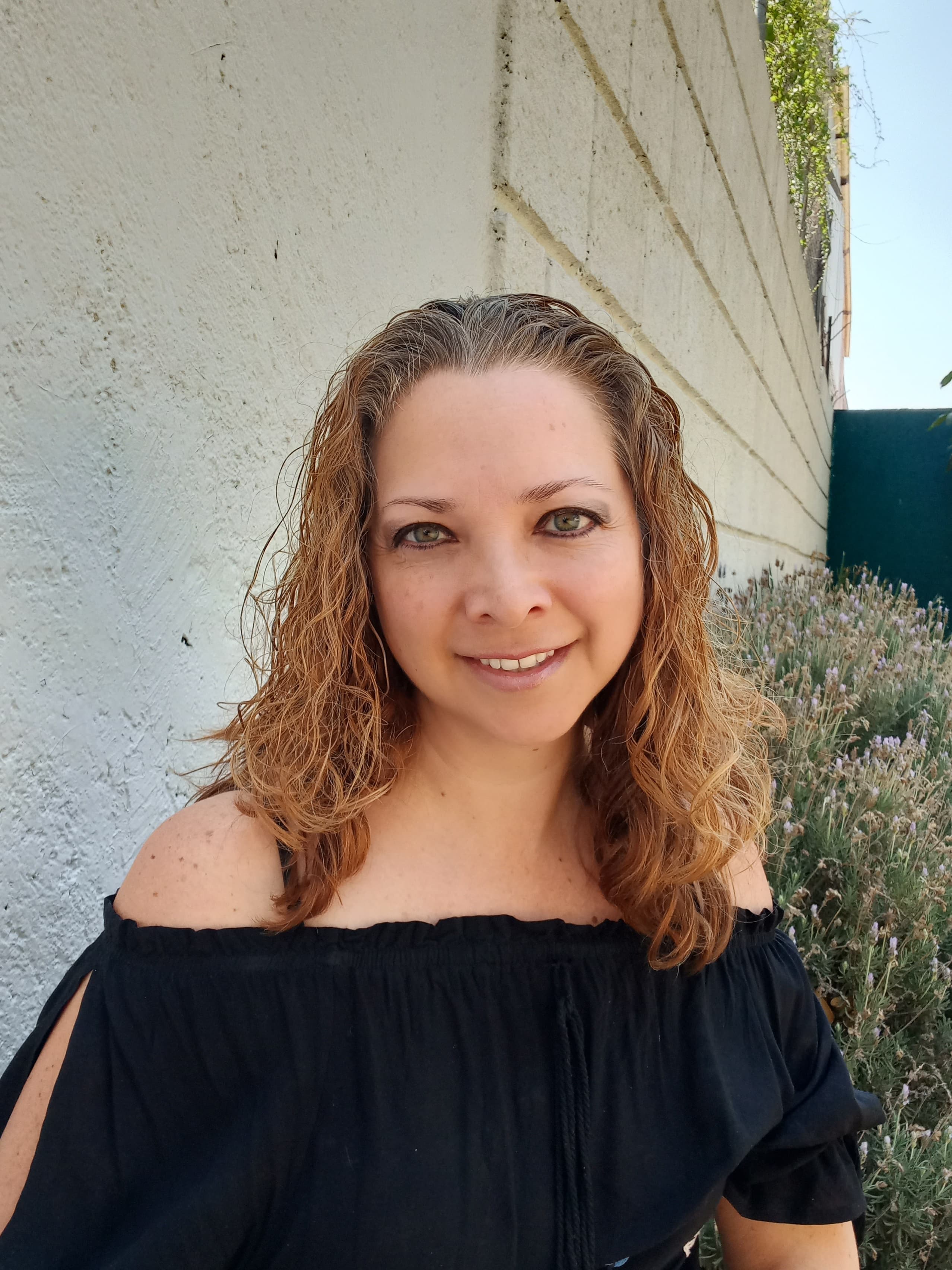 Alejandra Hernández - Co-Founder